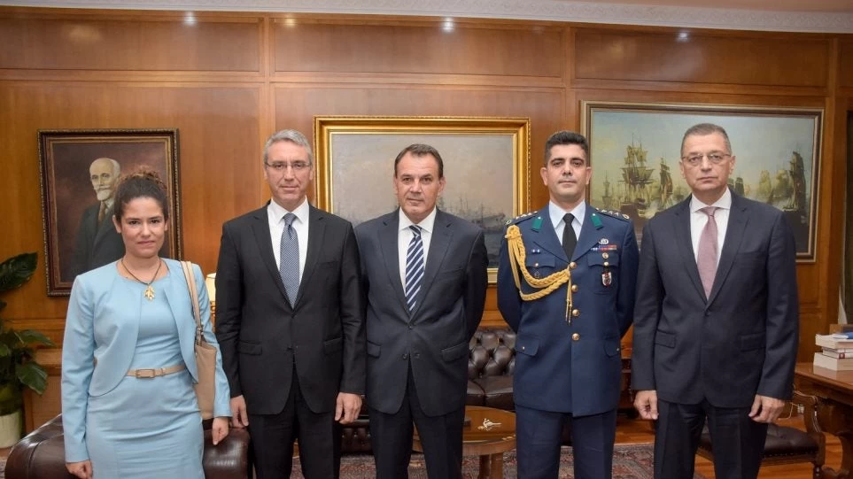 Συνάντηση Παναγιωτόπουλου με τον Τούρκο πρέσβη, μια μέρα μετά τις 60 παραβιάσεις